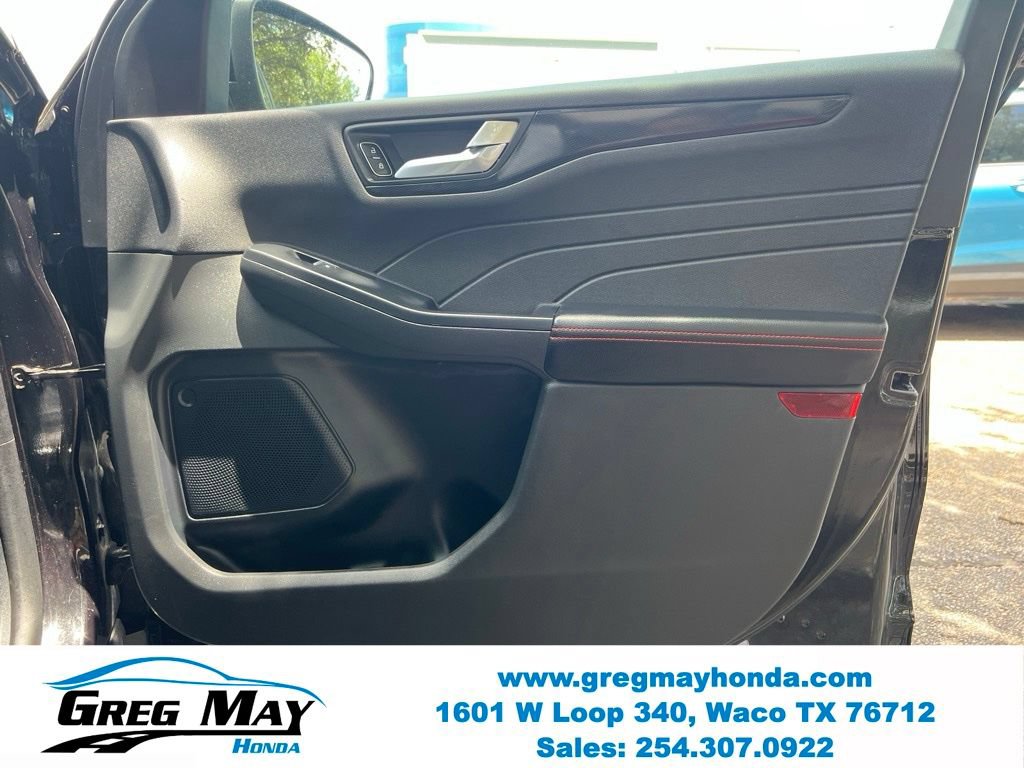 Used 2025 Ford Escape ST-Line Select AWD/4WD image 11