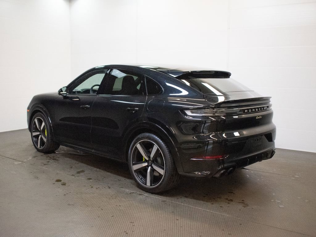 Certified 2025 Porsche Cayenne Turbo image 3