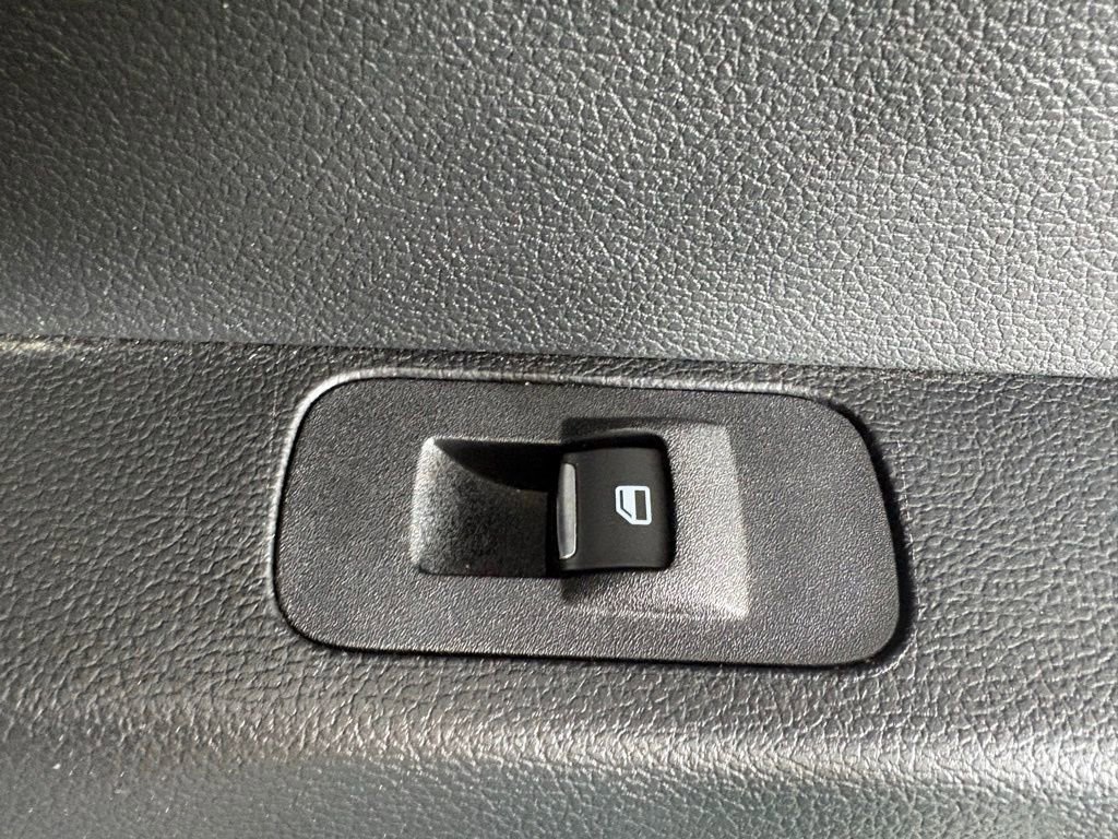 Used 2018 Ford F250 Lariat w/ Lariat Ultimate Package AWD/4WD image 54