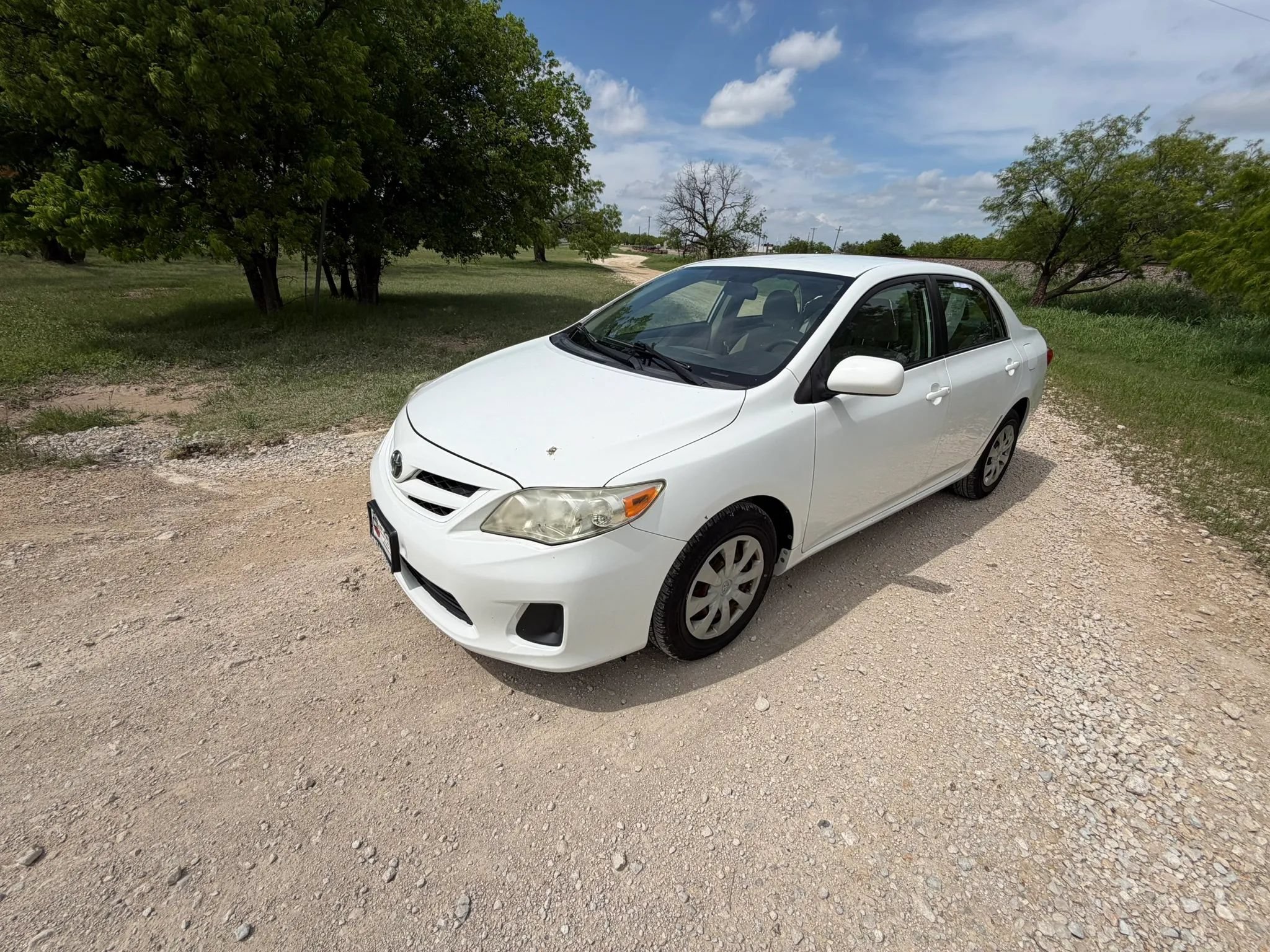 Used 2011 Toyota Corolla LE FWD image 2