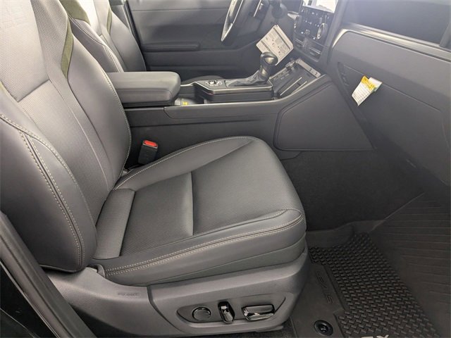 Used 2024 Lexus GX 550 image 32