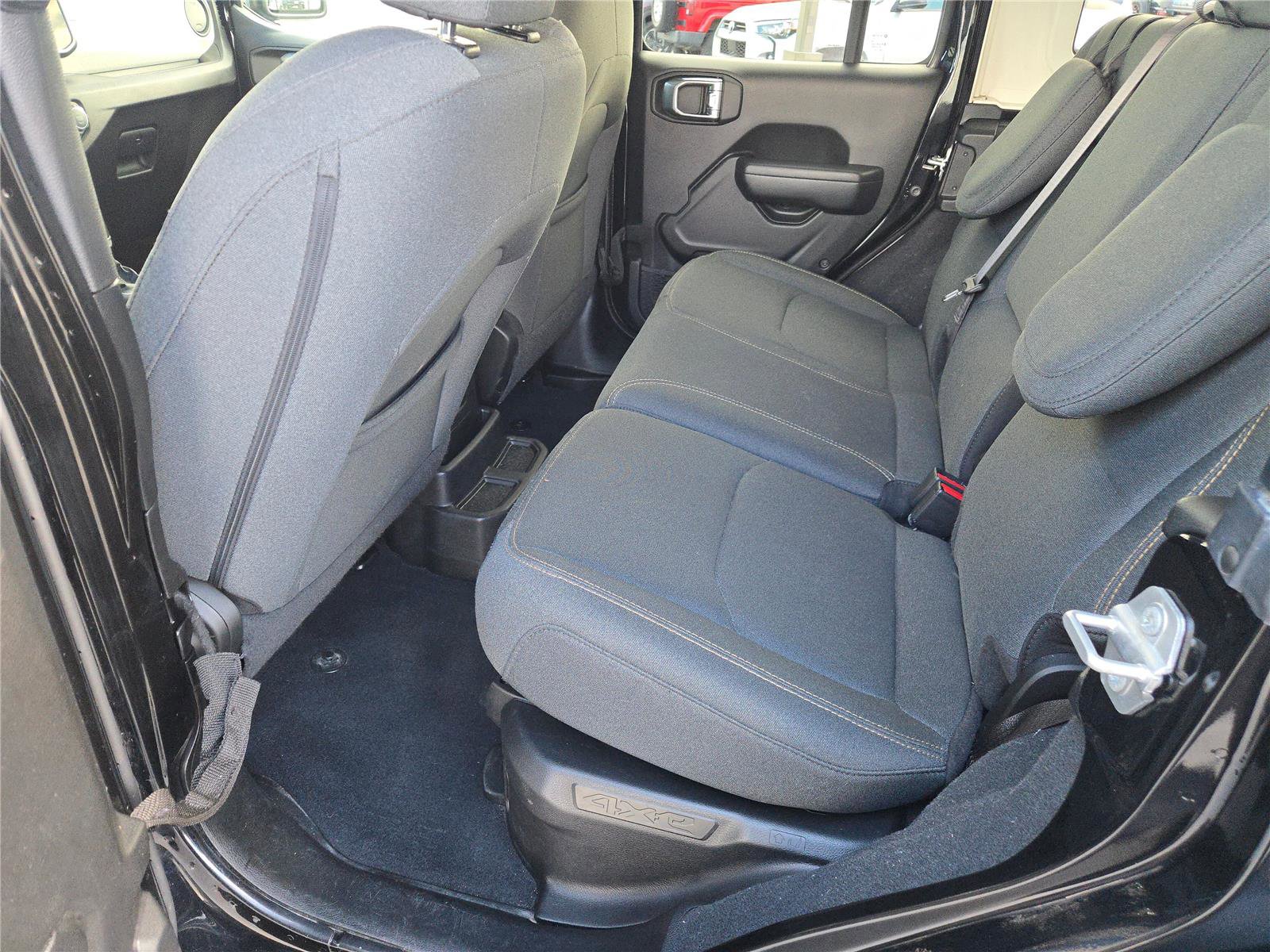 Used 2024 Jeep Wrangler Willys AWD/4WD image 21