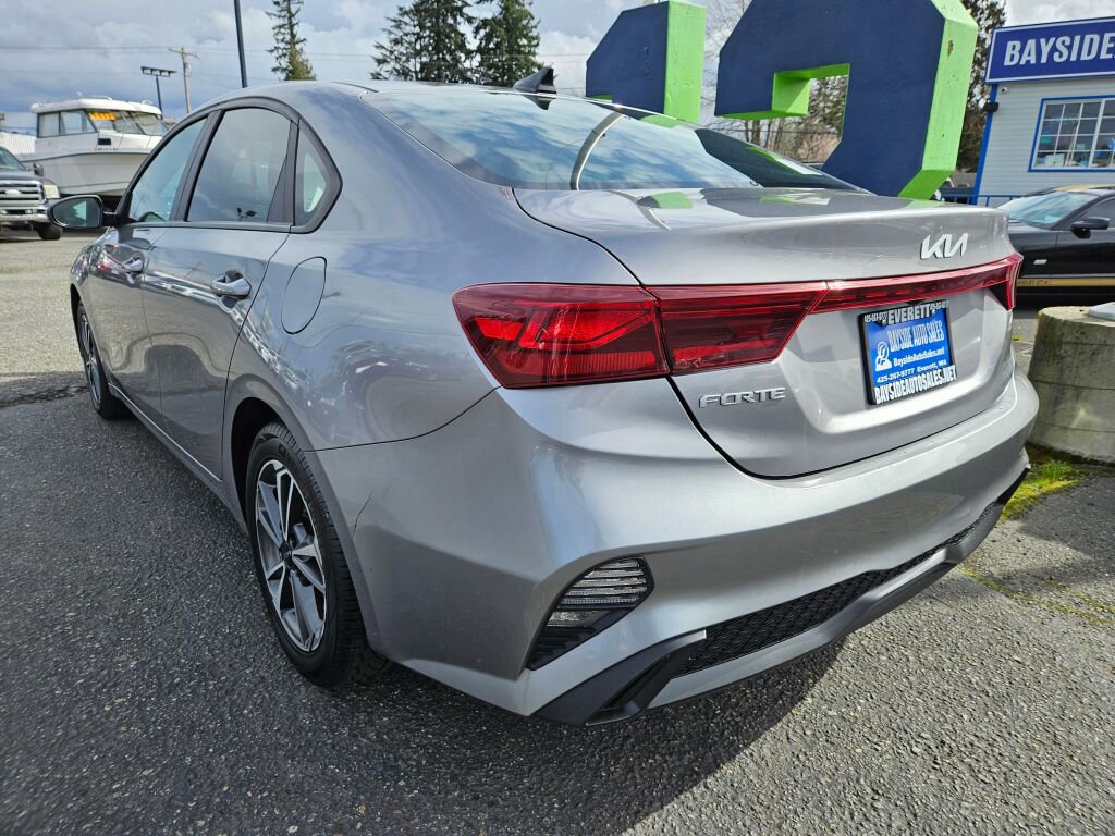 Used 2023 Kia Forte LXS FWD image 3