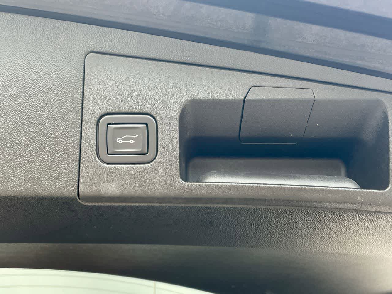 Used 2023 Cadillac XT5 Luxury w/ LPO, Floor Liner Package image 18