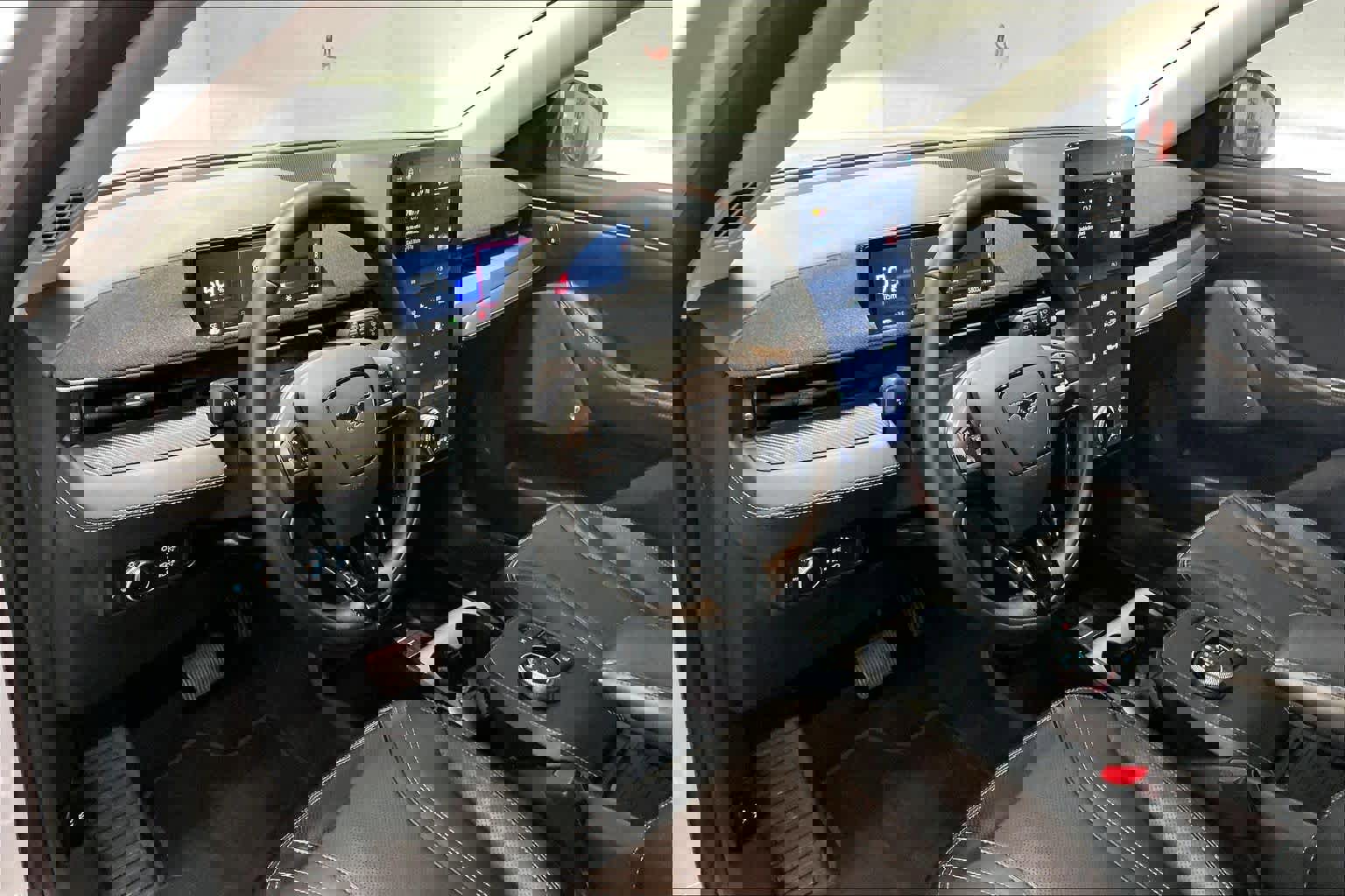 Used 2021 Ford Mustang Mach-E Premium image 16