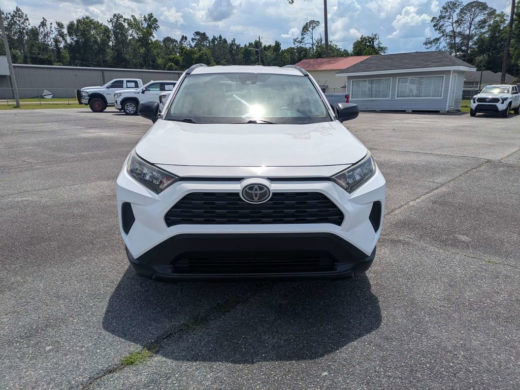 Used 2020 Toyota RAV4 LE FWD image 9