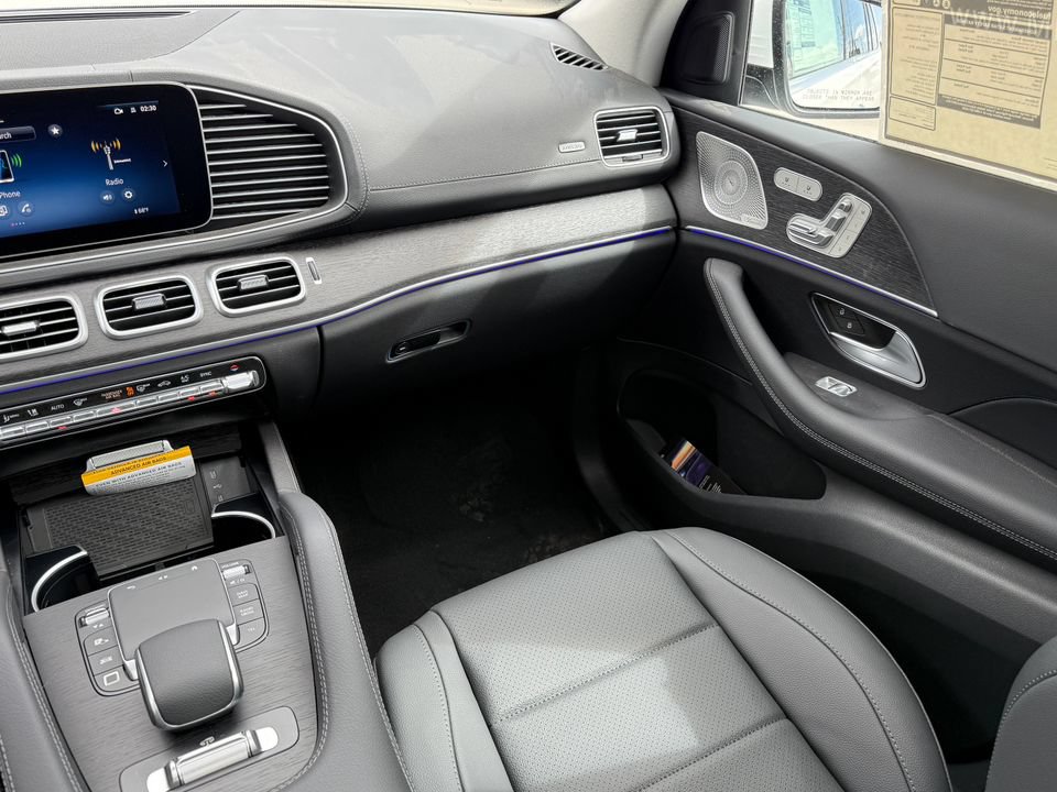 Used 2025 Mercedes-Benz GLS 450 4MATIC image 38