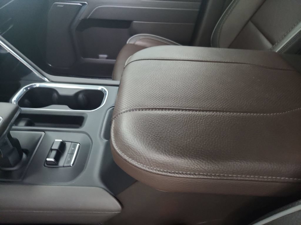 Used 2025 GMC Sierra 1500 Denali AWD/4WD image 21