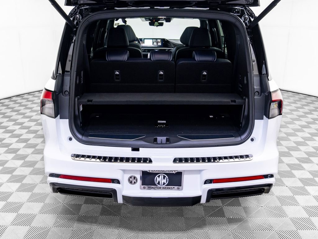 New 2026 INFINITI QX80 4WD w/ Sport Exterior Package image 30