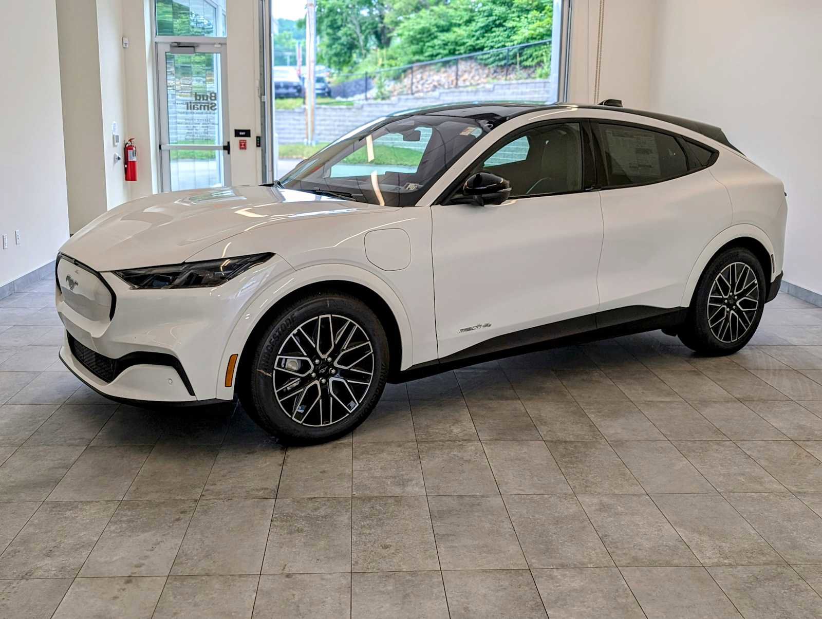New 2025 Ford Mustang Mach-E Premium image 1