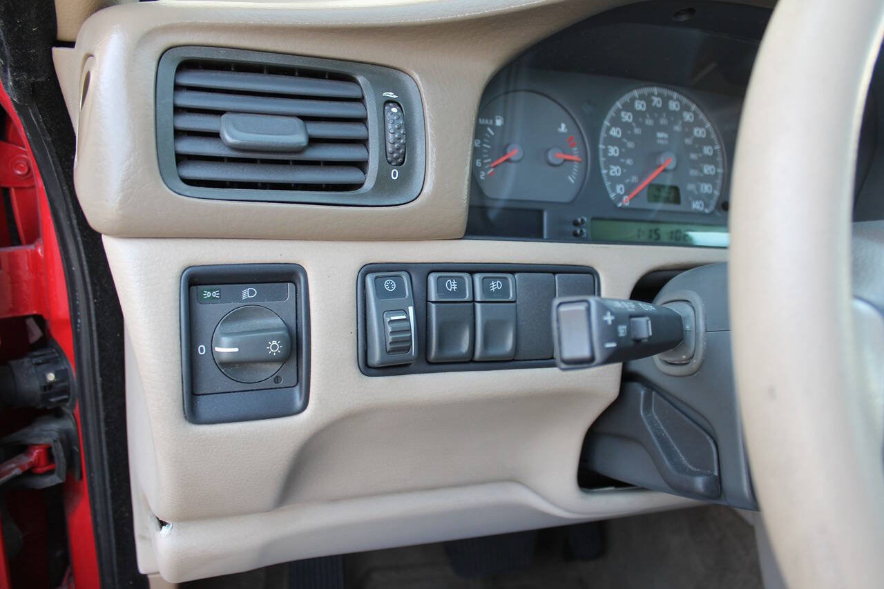 Used 2000 Volvo C70 LT FWD image 28