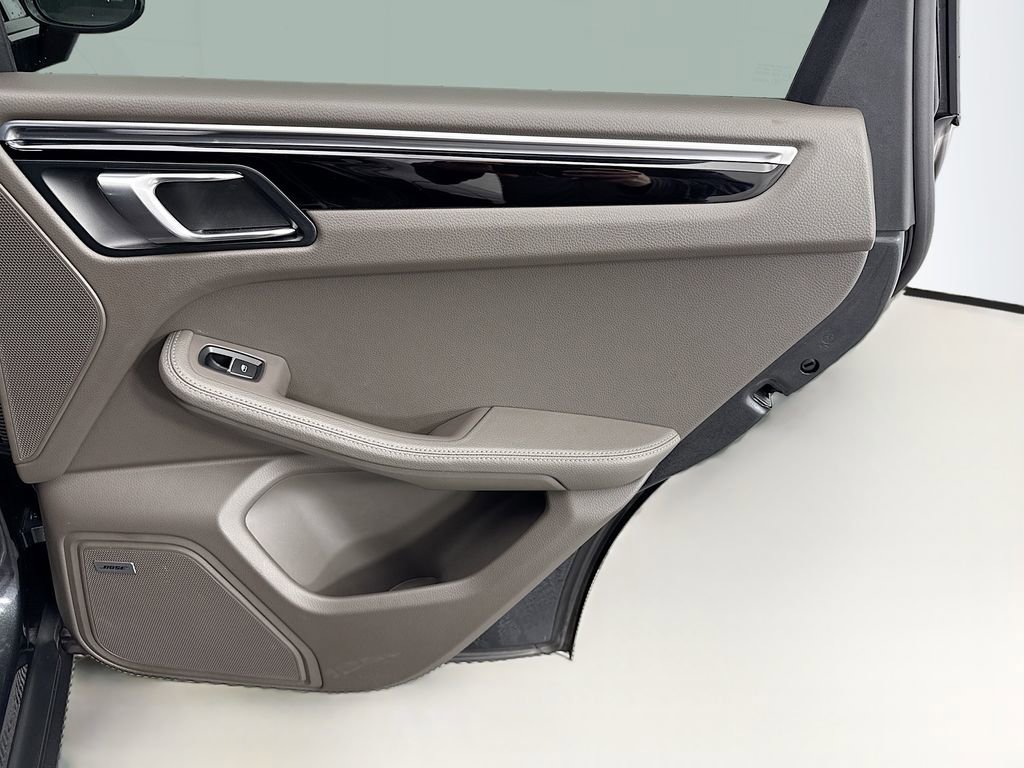 Used 2021 Porsche Macan image 26