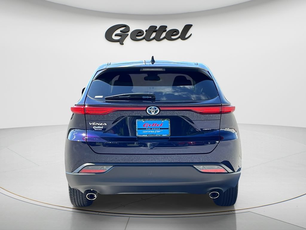 Used 2024 Toyota Venza LE AWD/4WD image 6
