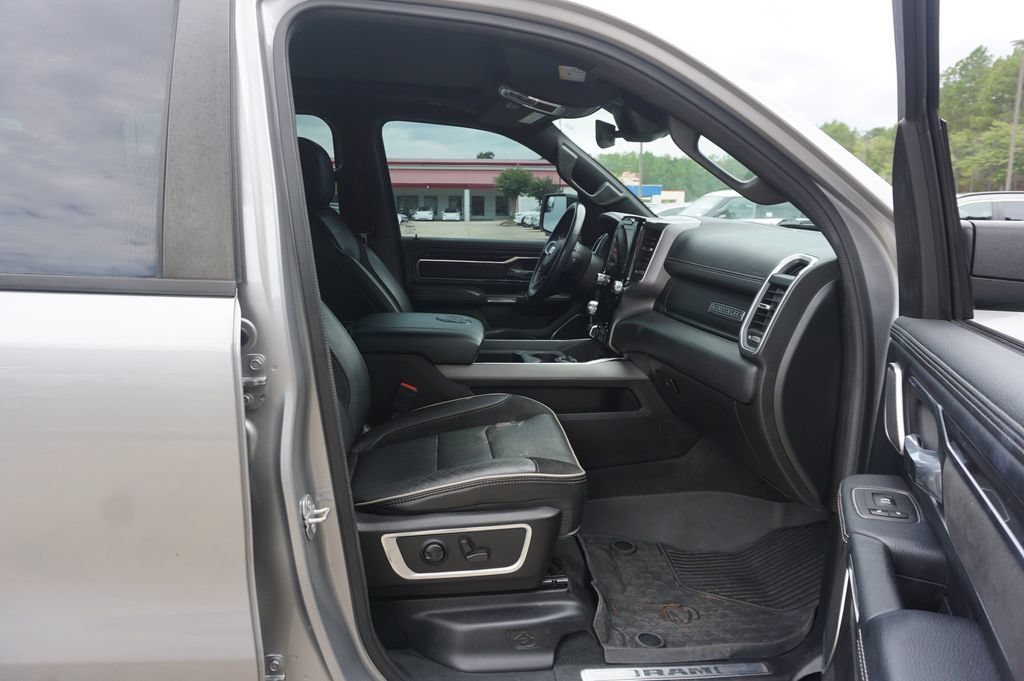 Used 2022 RAM 1500 Laramie AWD/4WD image 18