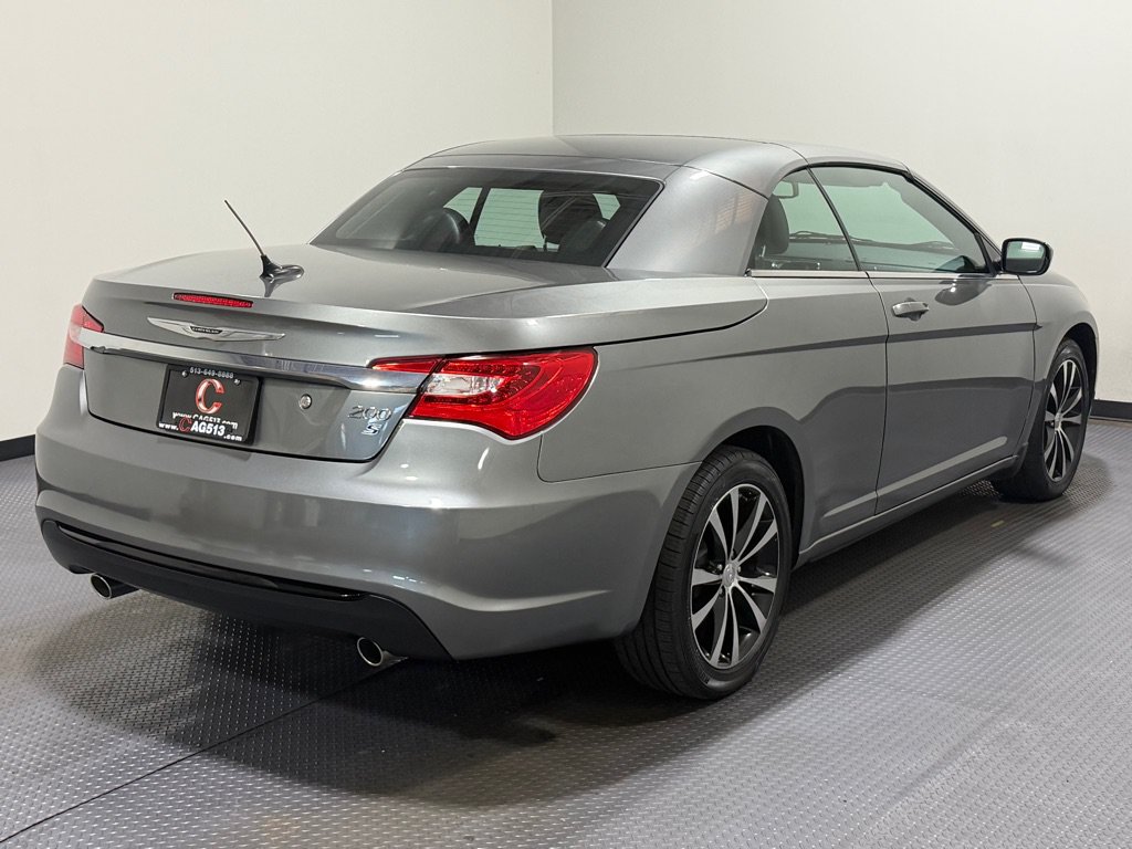 Used 2011 Chrysler 200 S FWD image 5