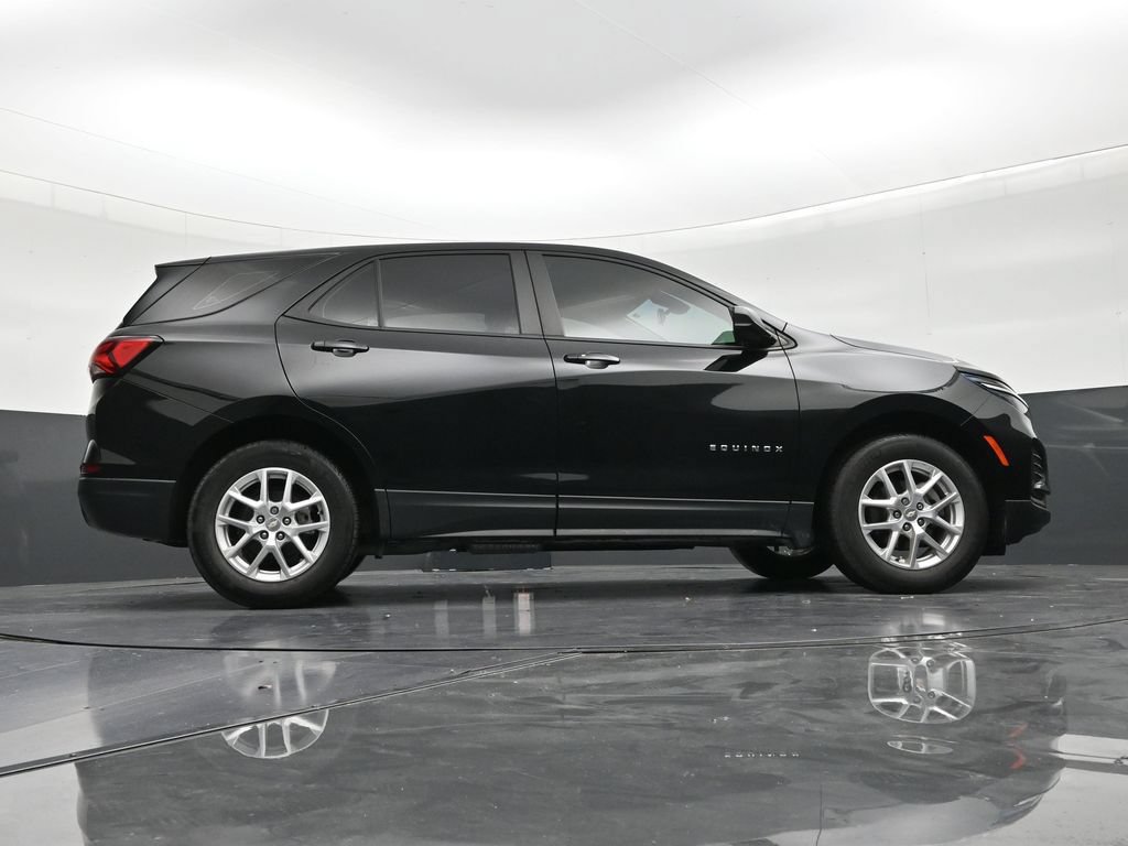 Used 2024 Chevrolet Equinox LS FWD image 24