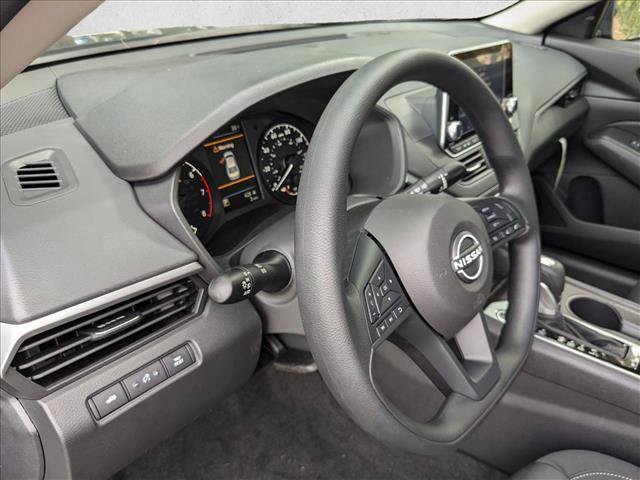 Certified 2025 Nissan Altima 2.5 S FWD image 3