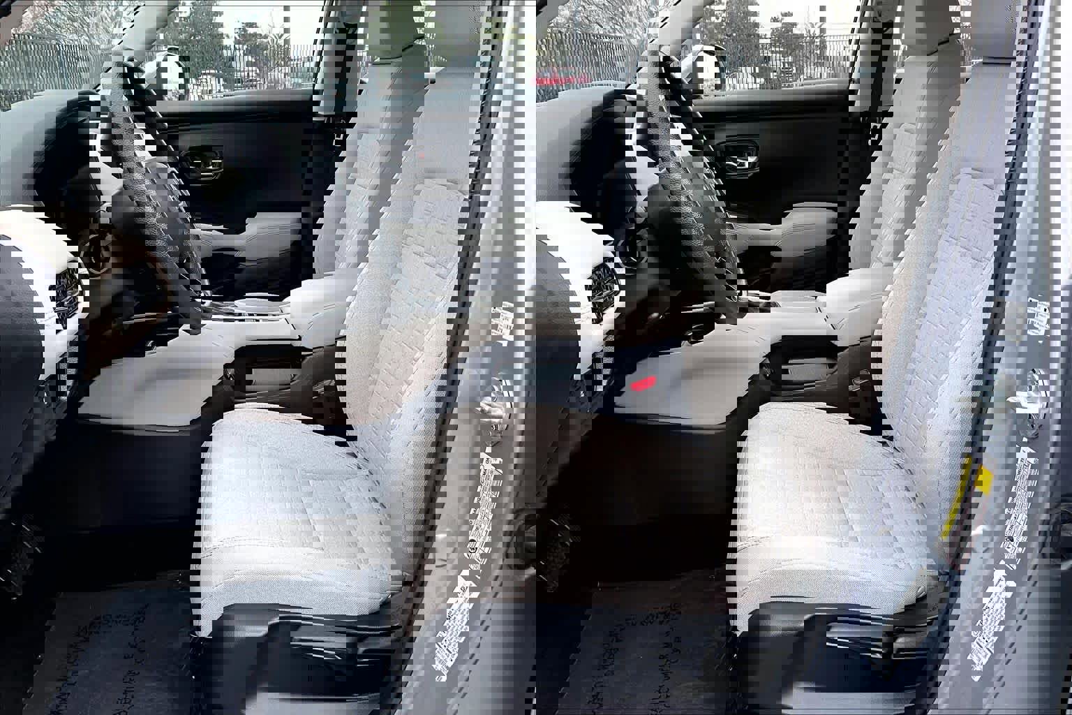 Certified 2025 Honda HR-V LX image 7