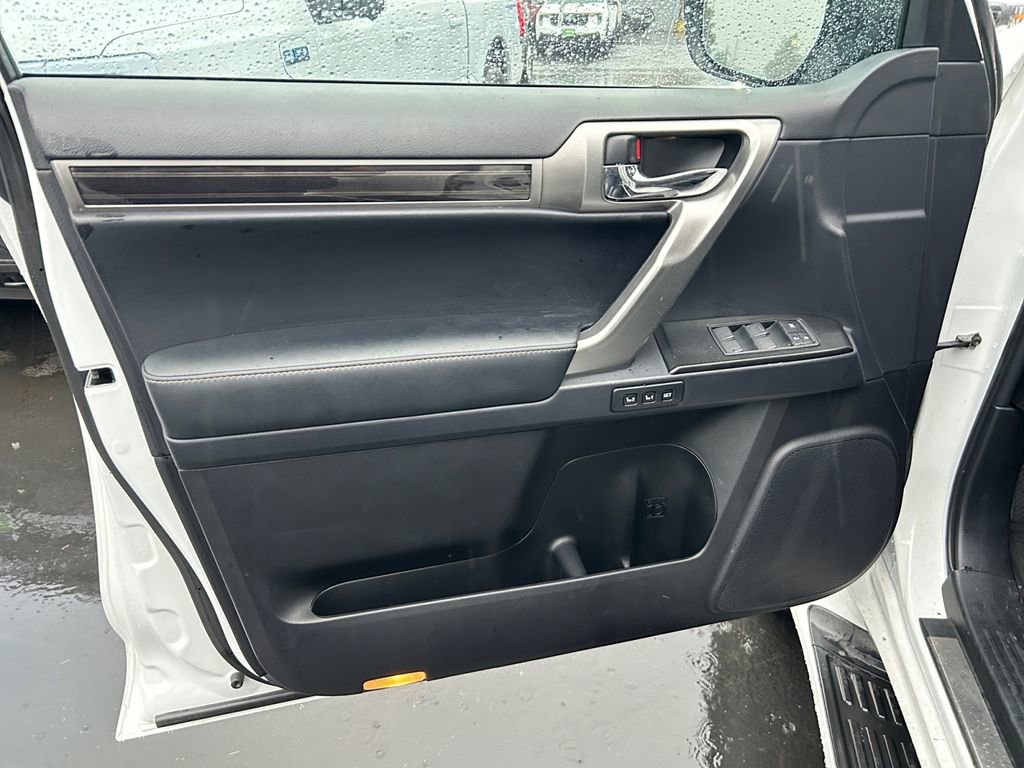 Used 2022 Lexus GX 460 Premium w/ Premium Package image 22