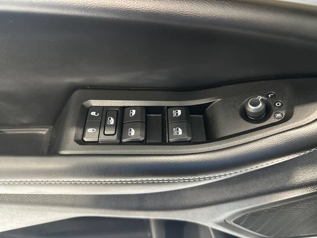 Used 2024 Jeep Grand Cherokee Limited AWD/4WD image 24