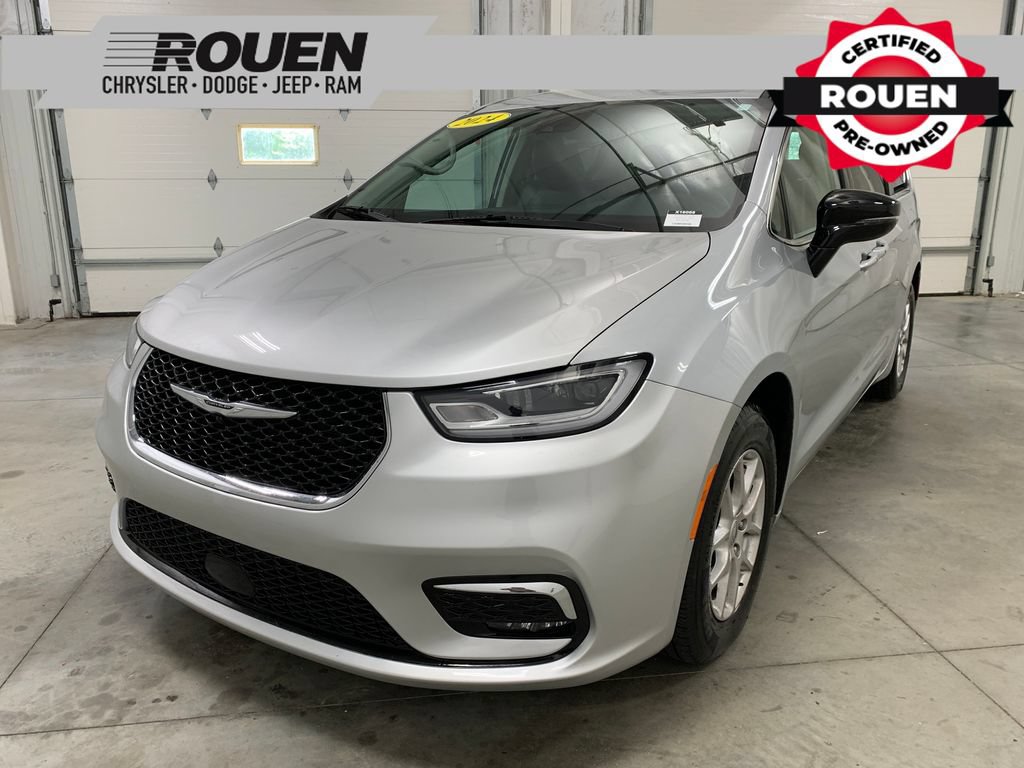 Used 2024 Chrysler Pacifica Touring-L FWD image 1