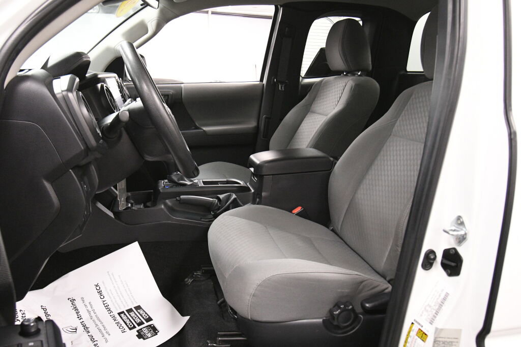 Certified 2022 Toyota Tacoma SR image 10