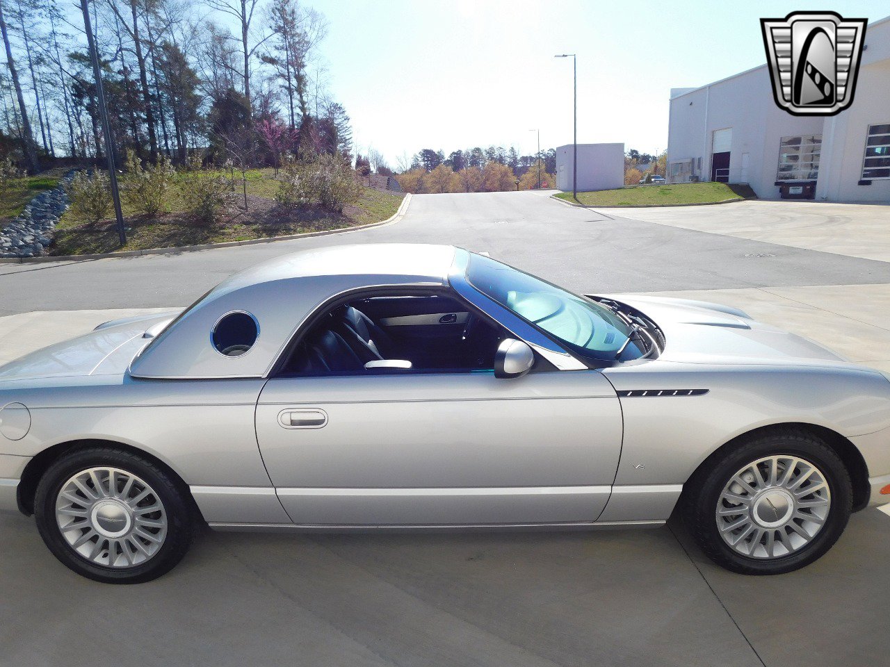Used 2004 Ford Thunderbird image 12