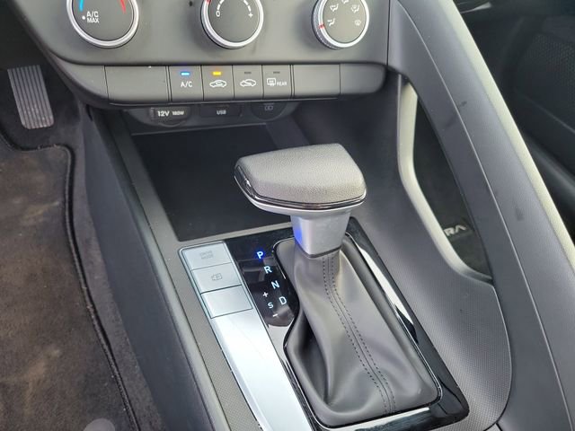 Used 2025 Hyundai Elantra SE FWD image 22