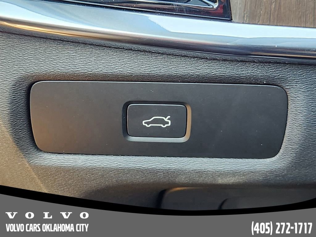 New 2026 Volvo V90 B6 Cross Country Ultra w/ Protection Package Premier image 21