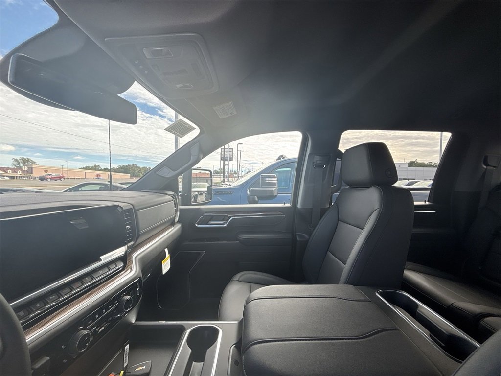 New 2026 Chevrolet Silverado 3500 LT w/ All Star Edition image 11