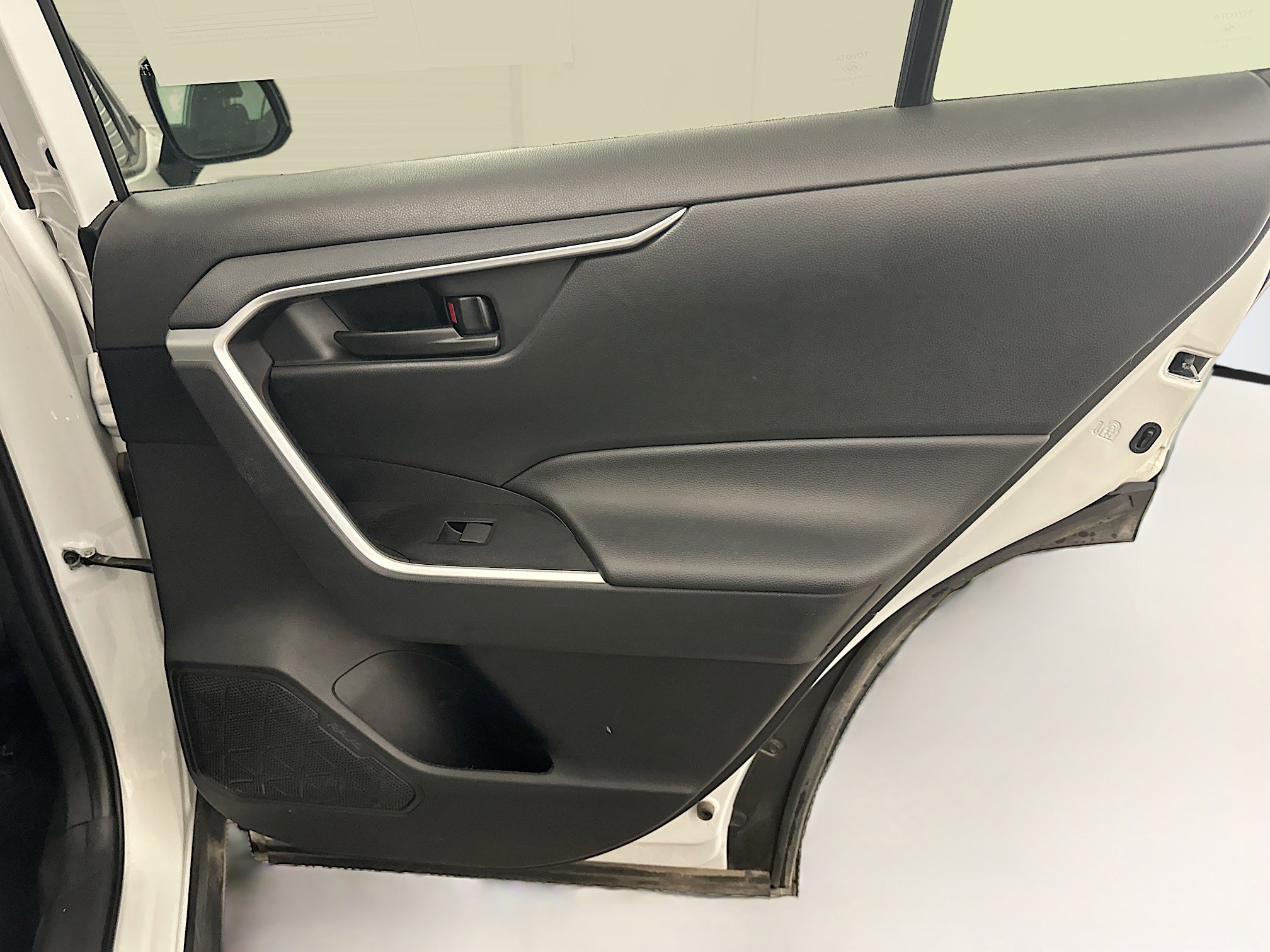 Used 2025 Toyota RAV4 LE image 31