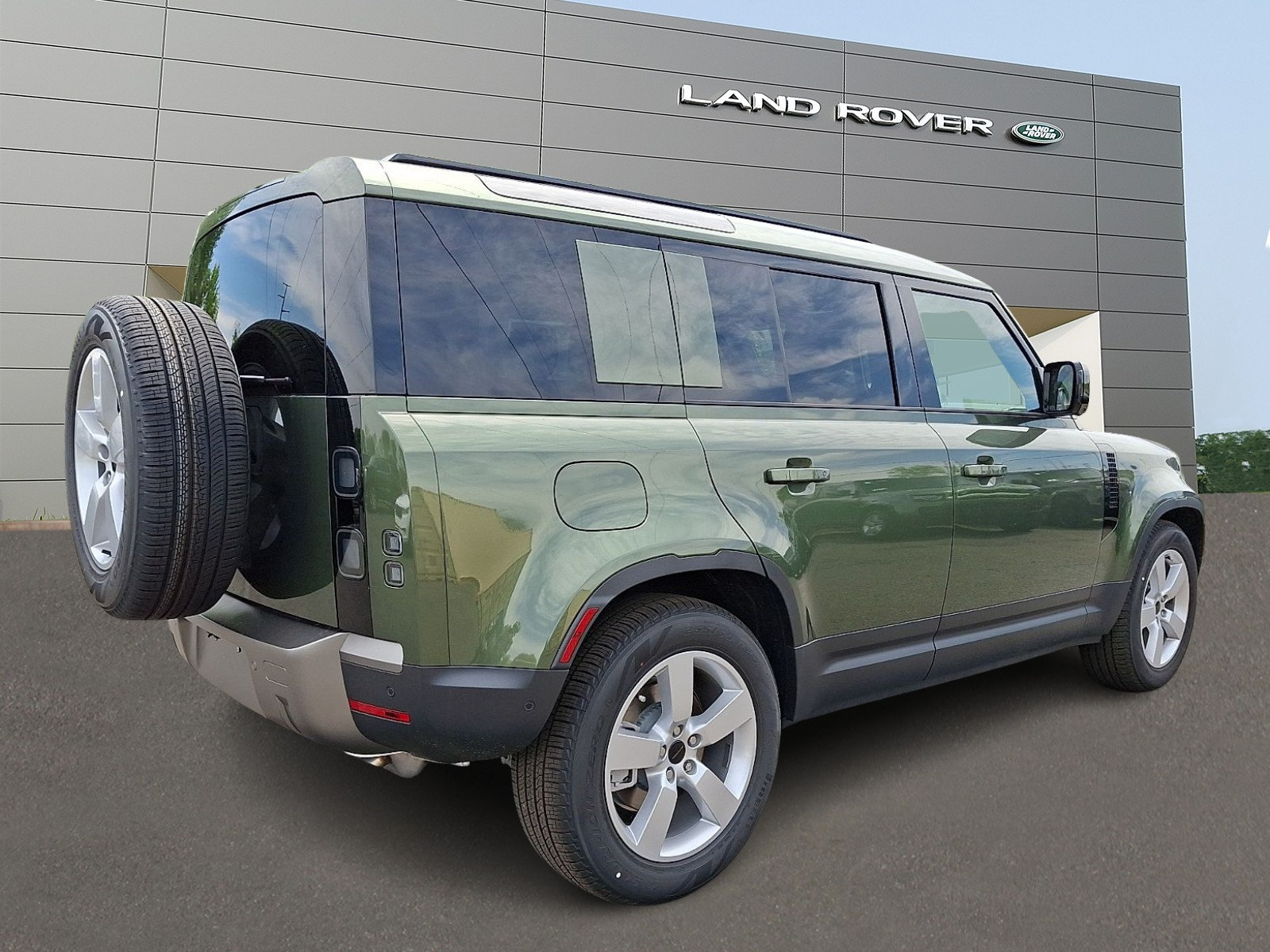 New 2026 Land Rover Defender 110 S AWD/4WD image 2