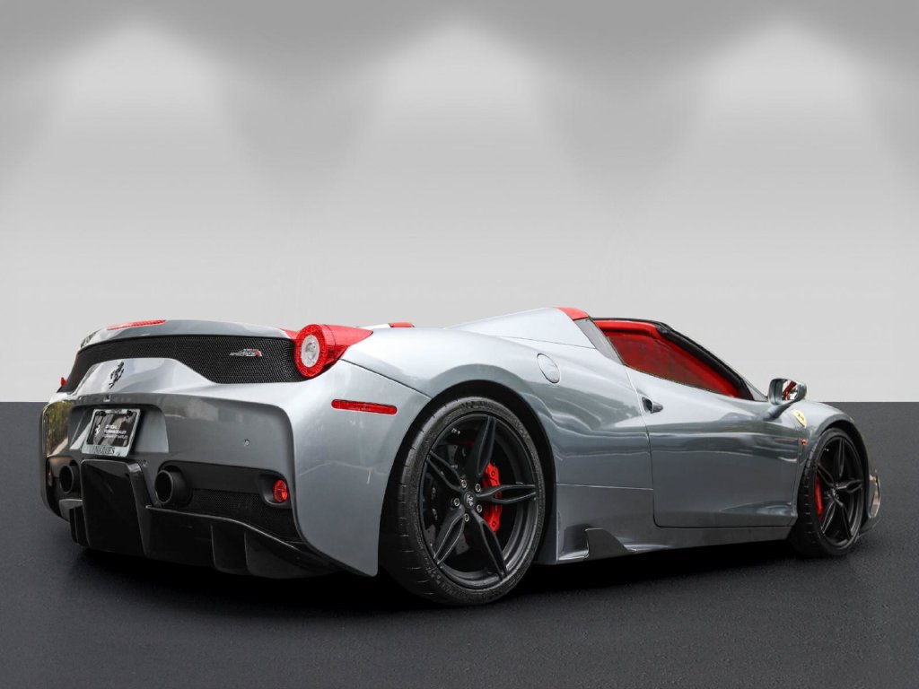 Used 2015 Ferrari 458 Speciale A RWD image 5