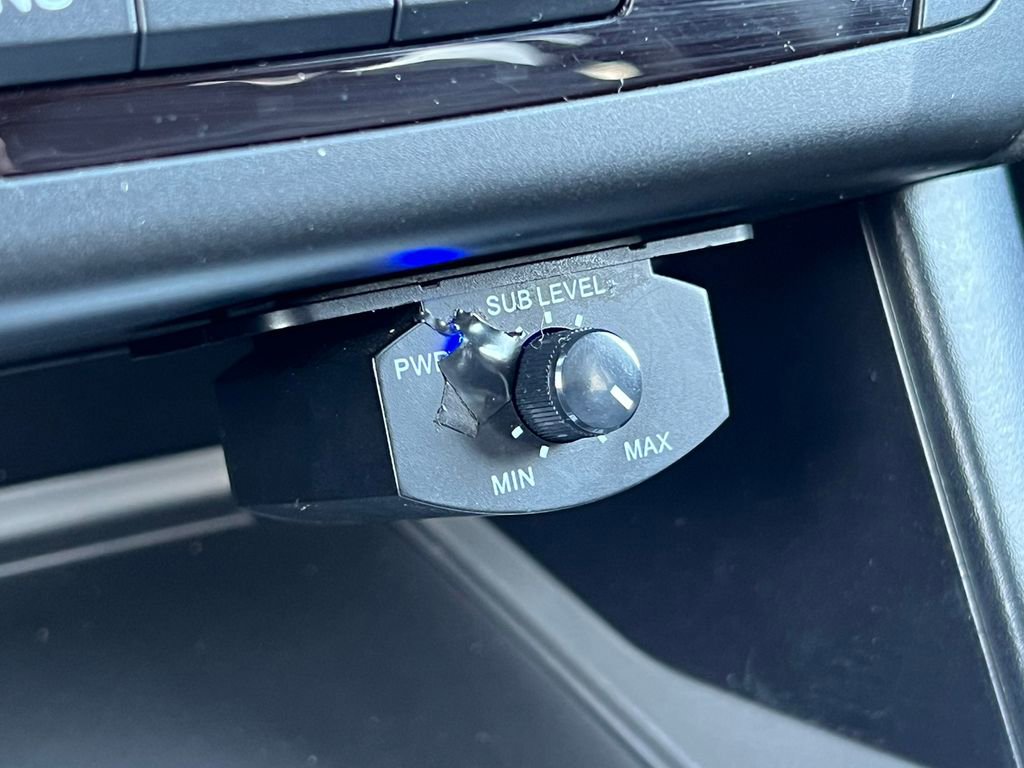 Used 2020 Ford Explorer XLT w/ Equipment Group 202A image 27