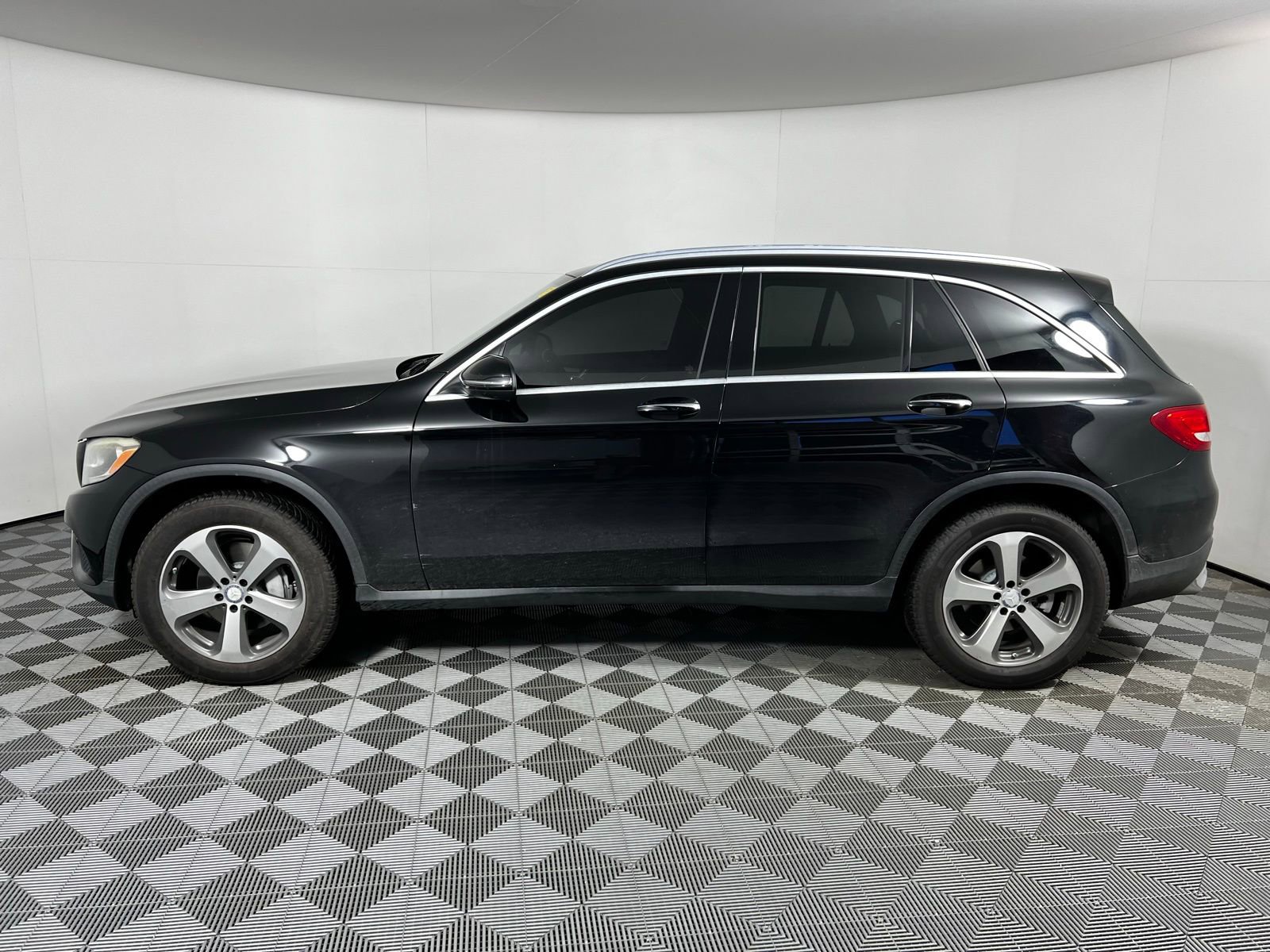 Used 2017 Mercedes-Benz GLC 300 image 8
