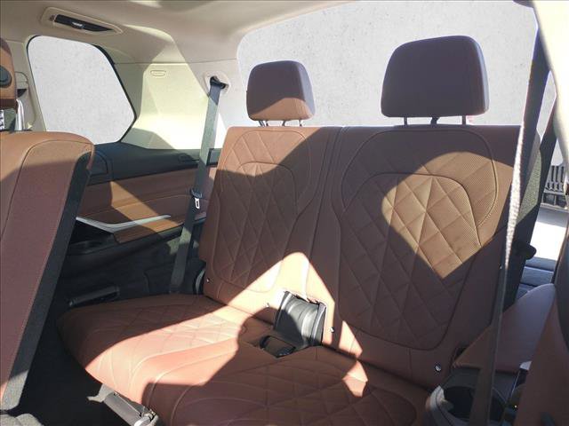 Used 2024 BMW X7 xDrive40i w/ Parking Assistance Package AWD/4WD image 22