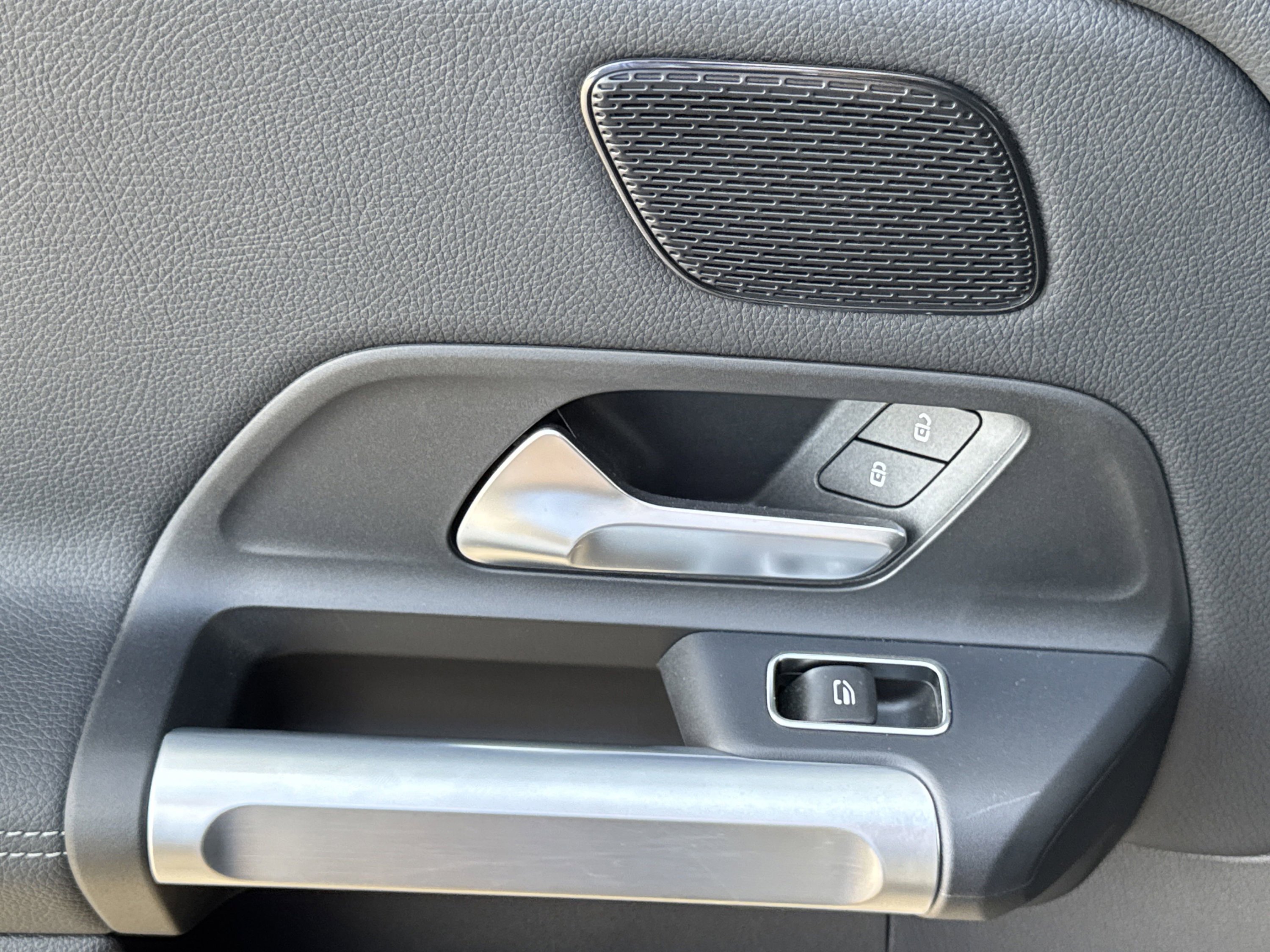 Used 2023 Mercedes-Benz EQB 350 4MATIC SUV w/ Exclusive Package image 30