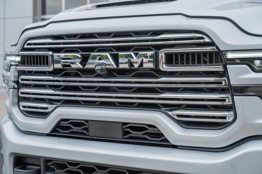 New 2026 RAM 2500 Laramie AWD/4WD image 12