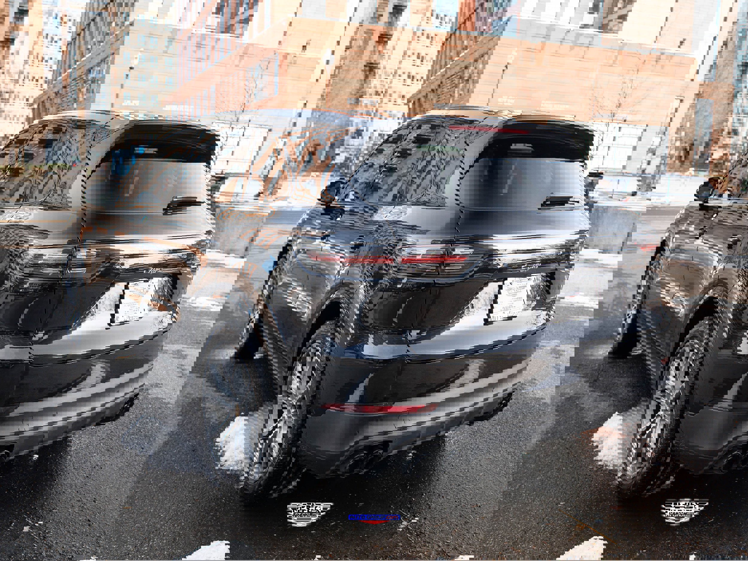 Used 2022 Porsche Cayenne Platinum Edition image 5