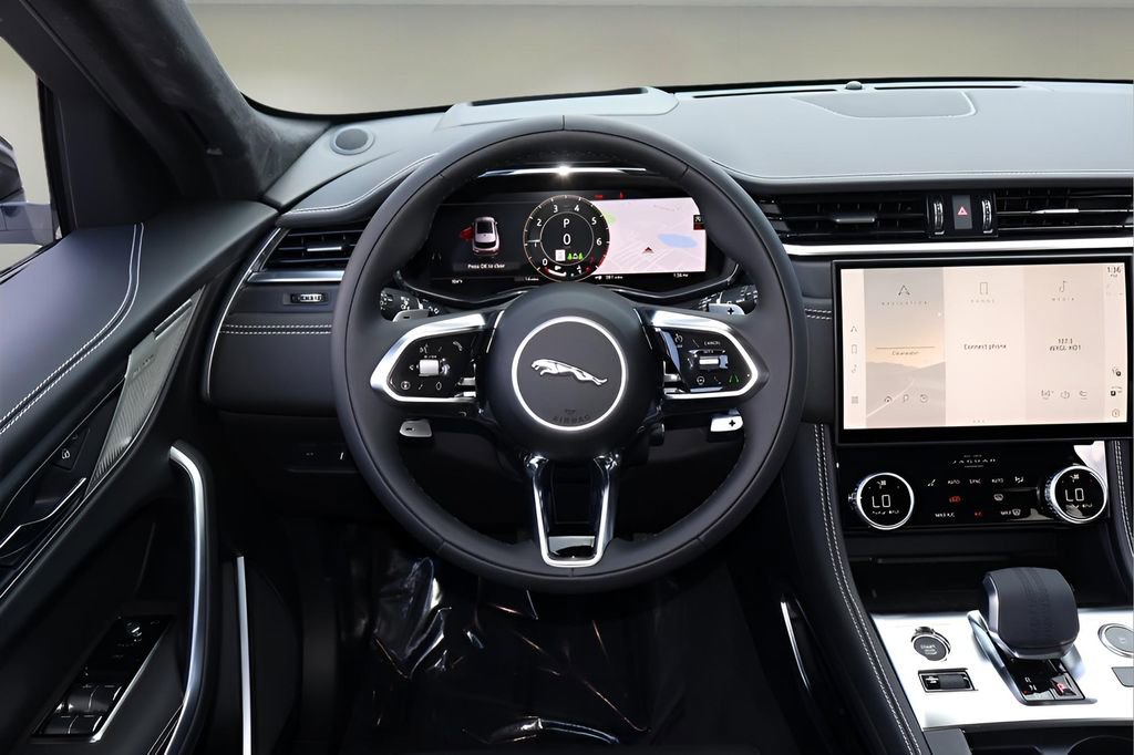 New 2026 Jaguar F-PACE R-Dynamic S AWD/4WD image 13