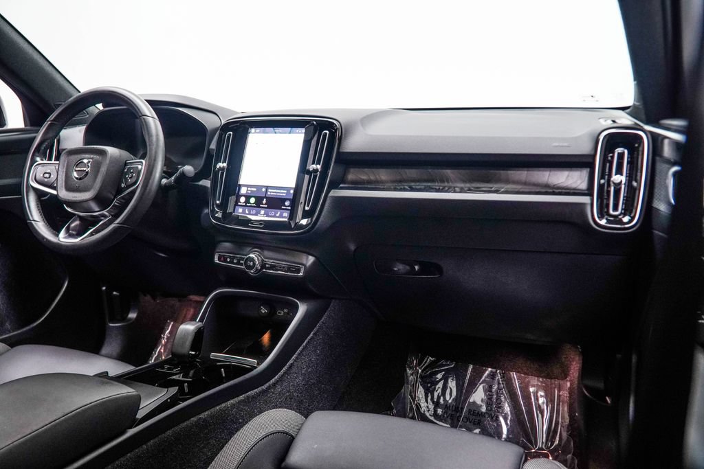 Used 2023 Volvo C40 Recharge Core AWD/4WD image 22