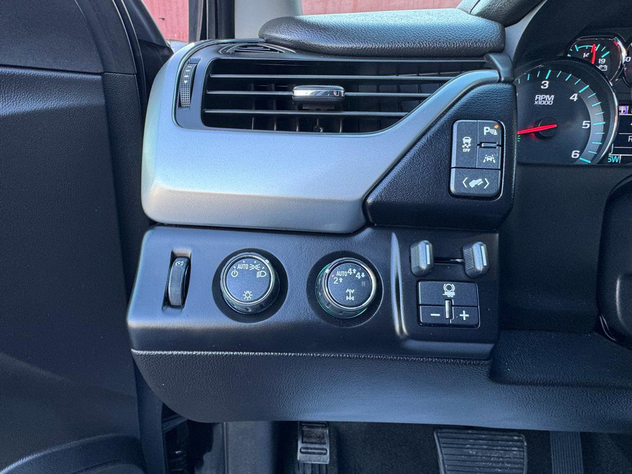 Used 2017 Chevrolet Tahoe LS w/ All-Season Package image 16