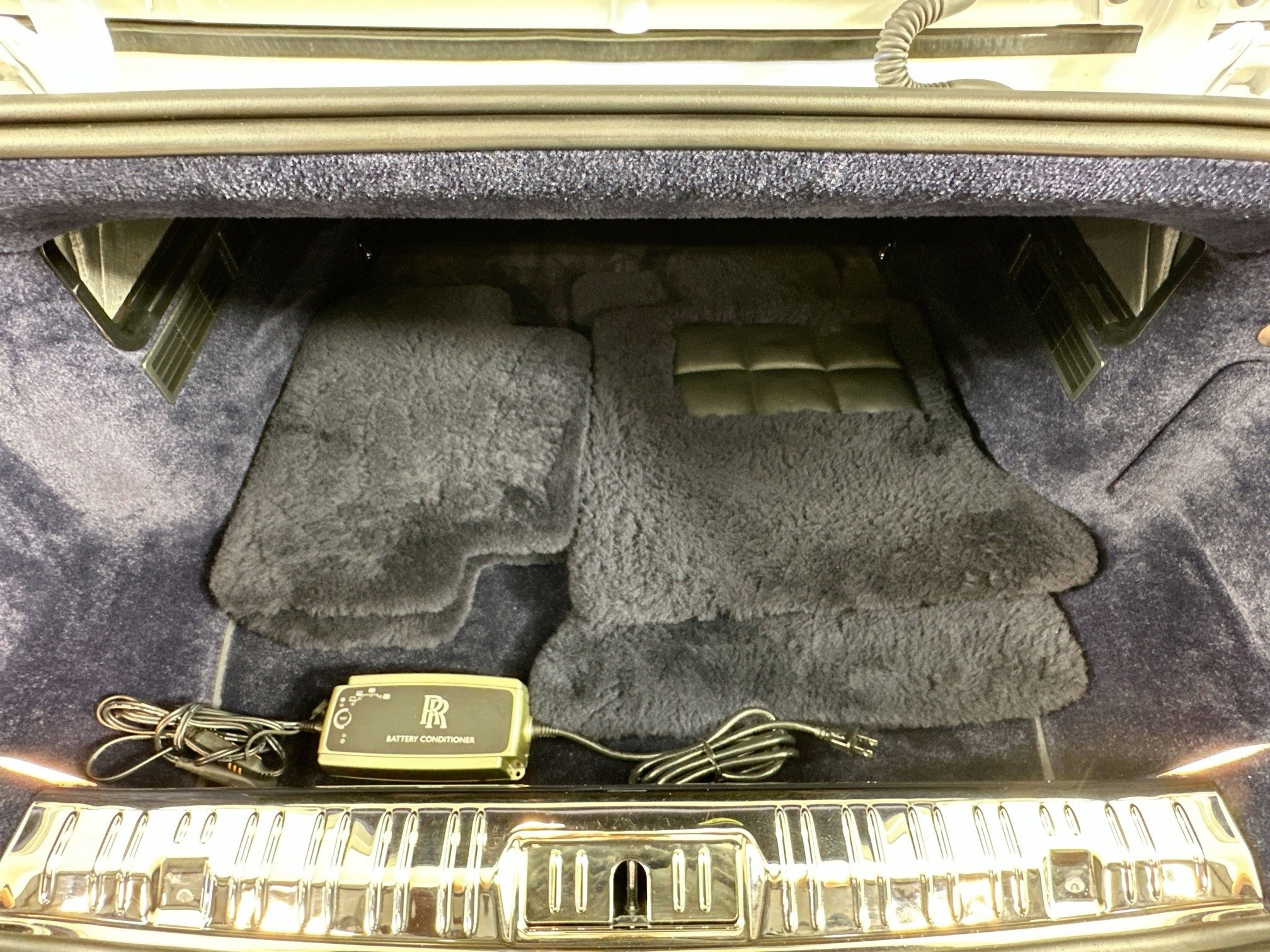 Certified 2018 Rolls-Royce Dawn image 31