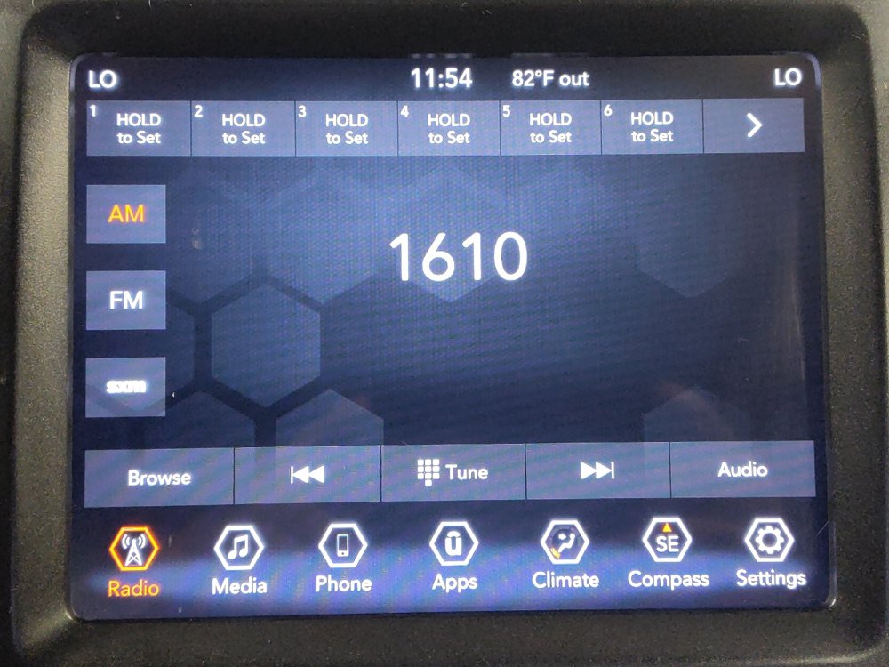 Used 2019 Jeep Cherokee Trailhawk AWD/4WD image 25