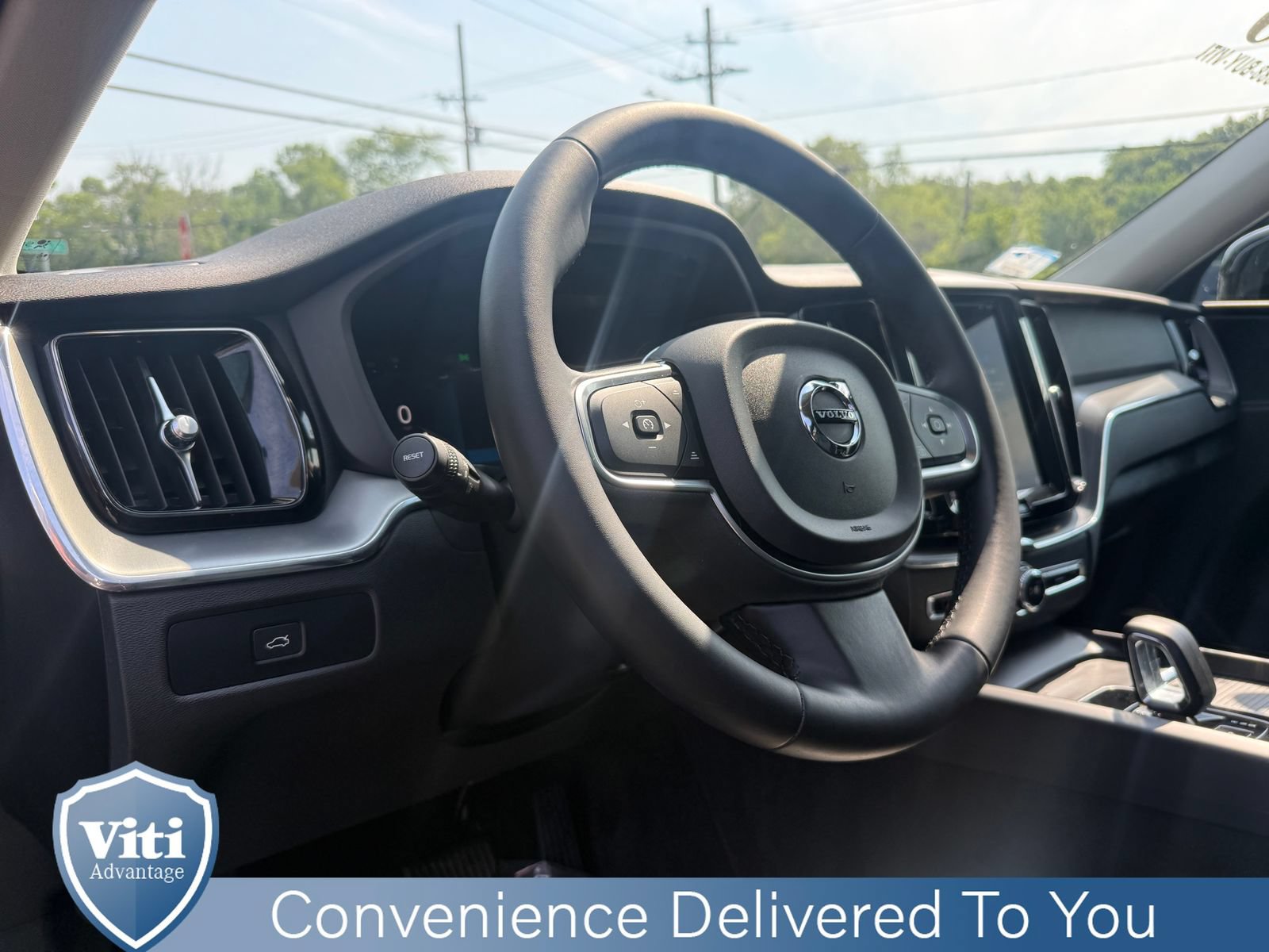 Certified 2023 Volvo XC60 B5 Core w/ Climate Package AWD/4WD image 17