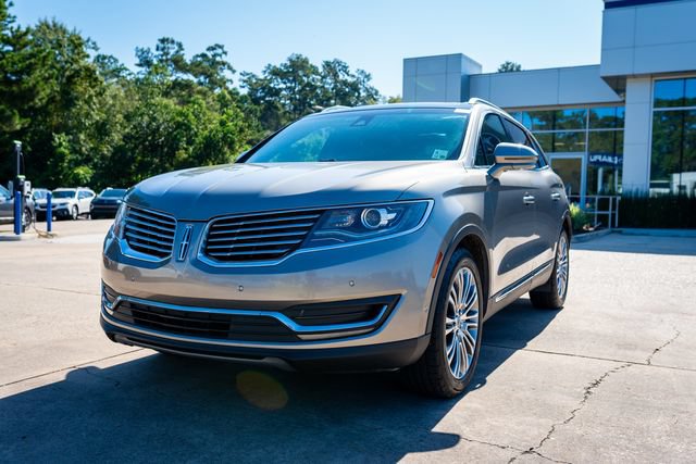 Used 2016 Lincoln MKX Reserve w/ Technology Package FWD image 11