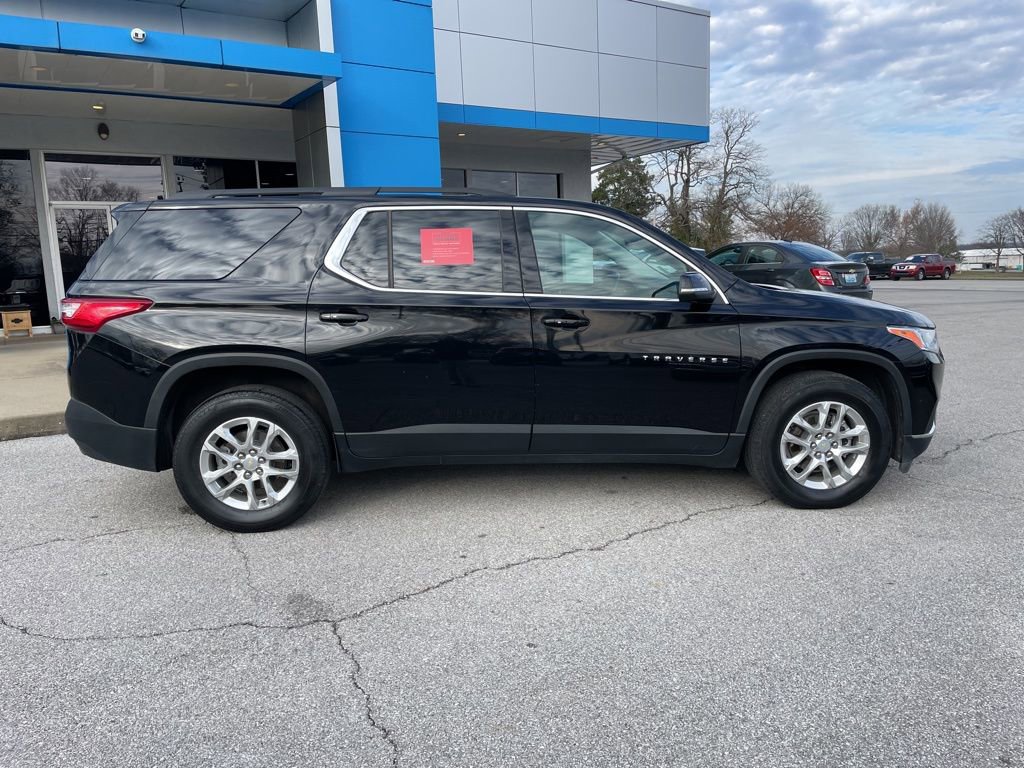 Used 2021 Chevrolet Traverse LT image 54