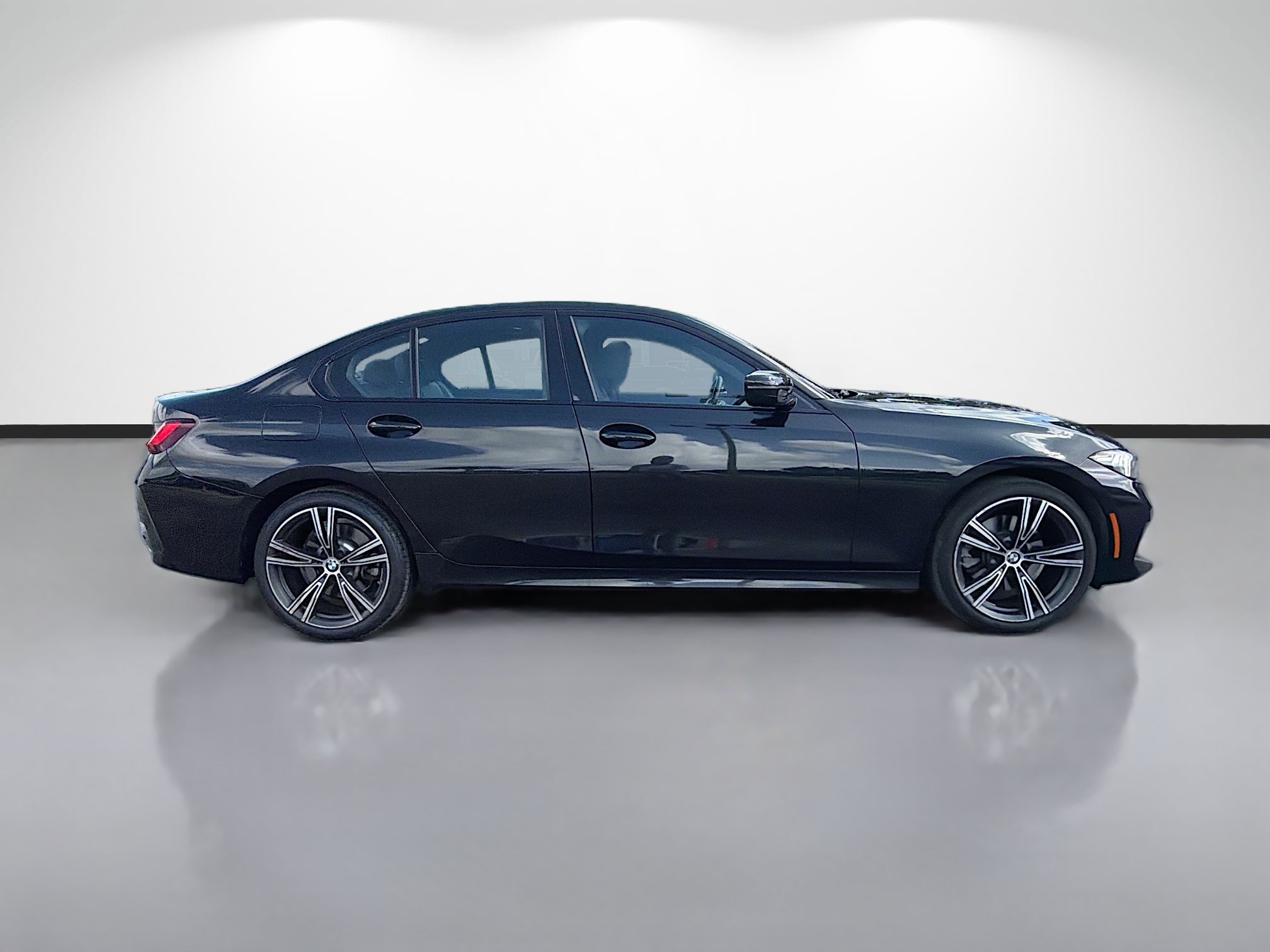 Used 2023 BMW 330i xDrive Sedan w/ Premium Package AWD/4WD image 2