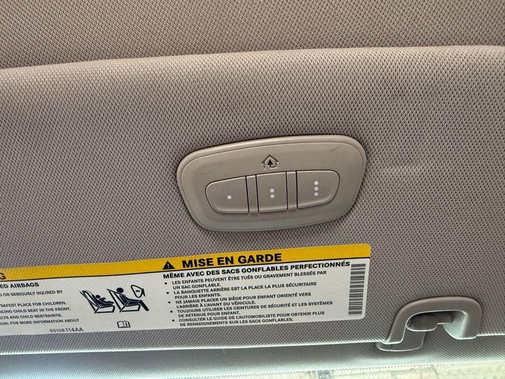 Used 2018 Chrysler Pacifica Touring Plus image 31