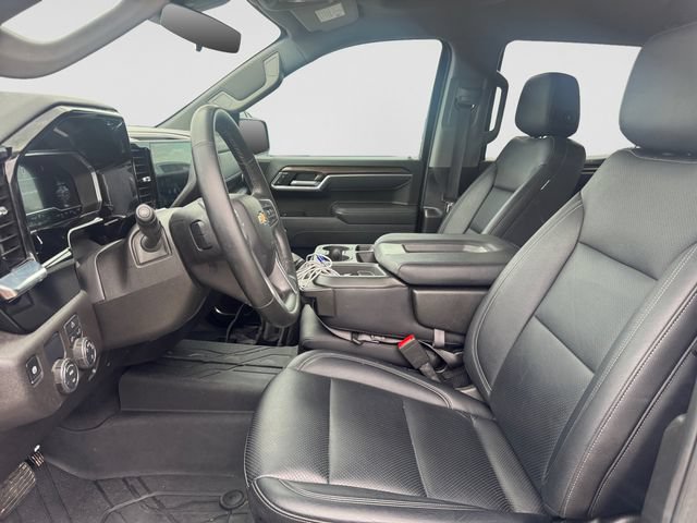Used 2025 Chevrolet Silverado 1500 LT RWD image 11
